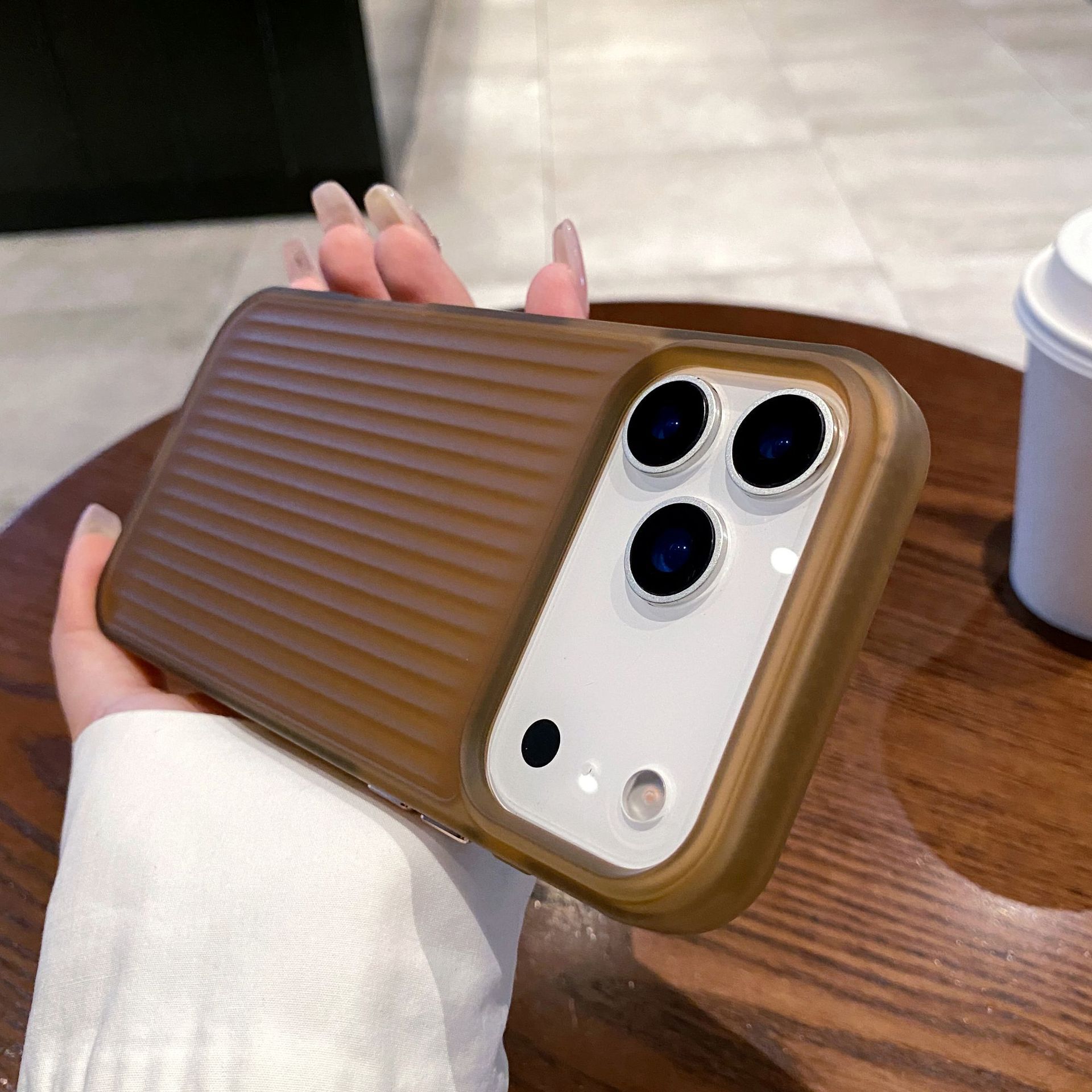 Nuevo patrón ondulado de alta calidad 2 en 1 para Apple 17 proMax caso de teléfono iPhone 16 amortiguado