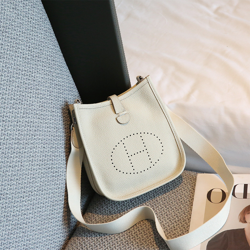 밀크셰이크 화이트