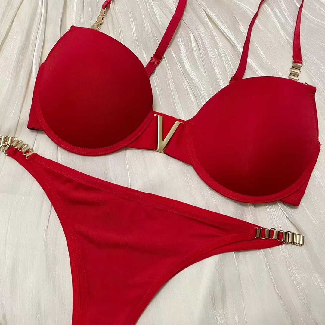 New Sexy Smooth European Size Underwear Women's Ring Decoration Shoulder Strap Bra Set_voghion.com