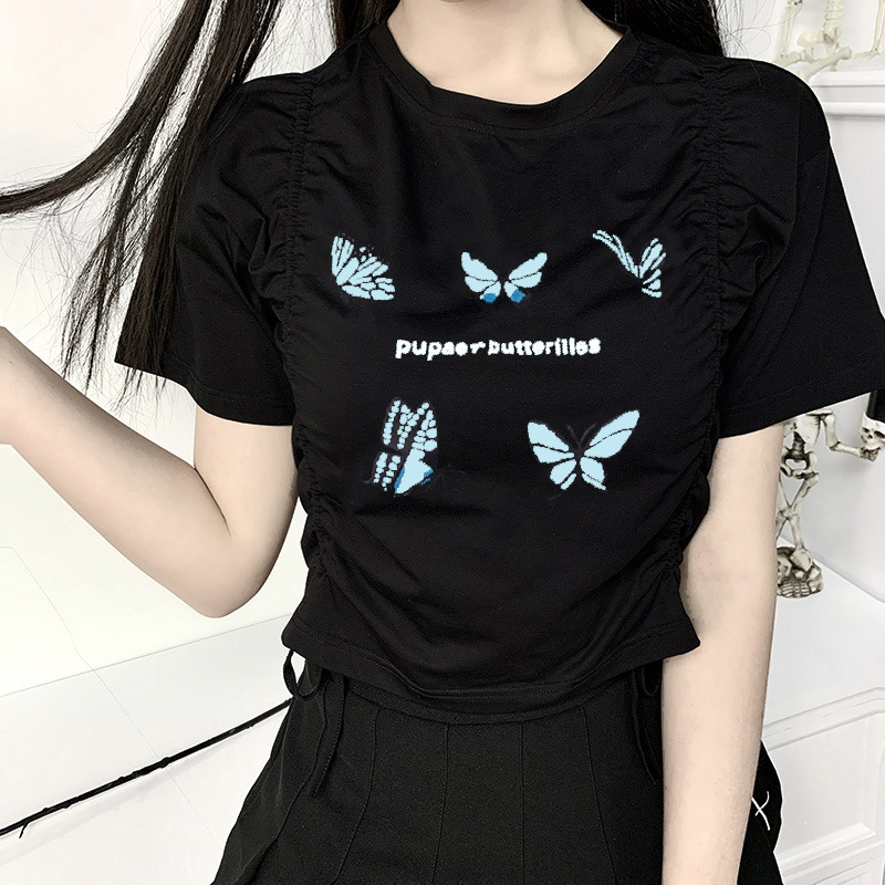 Camiseta corta de manga corta con cuello redondo y tirantes dobles con estampado de mariposas NSGYB111778