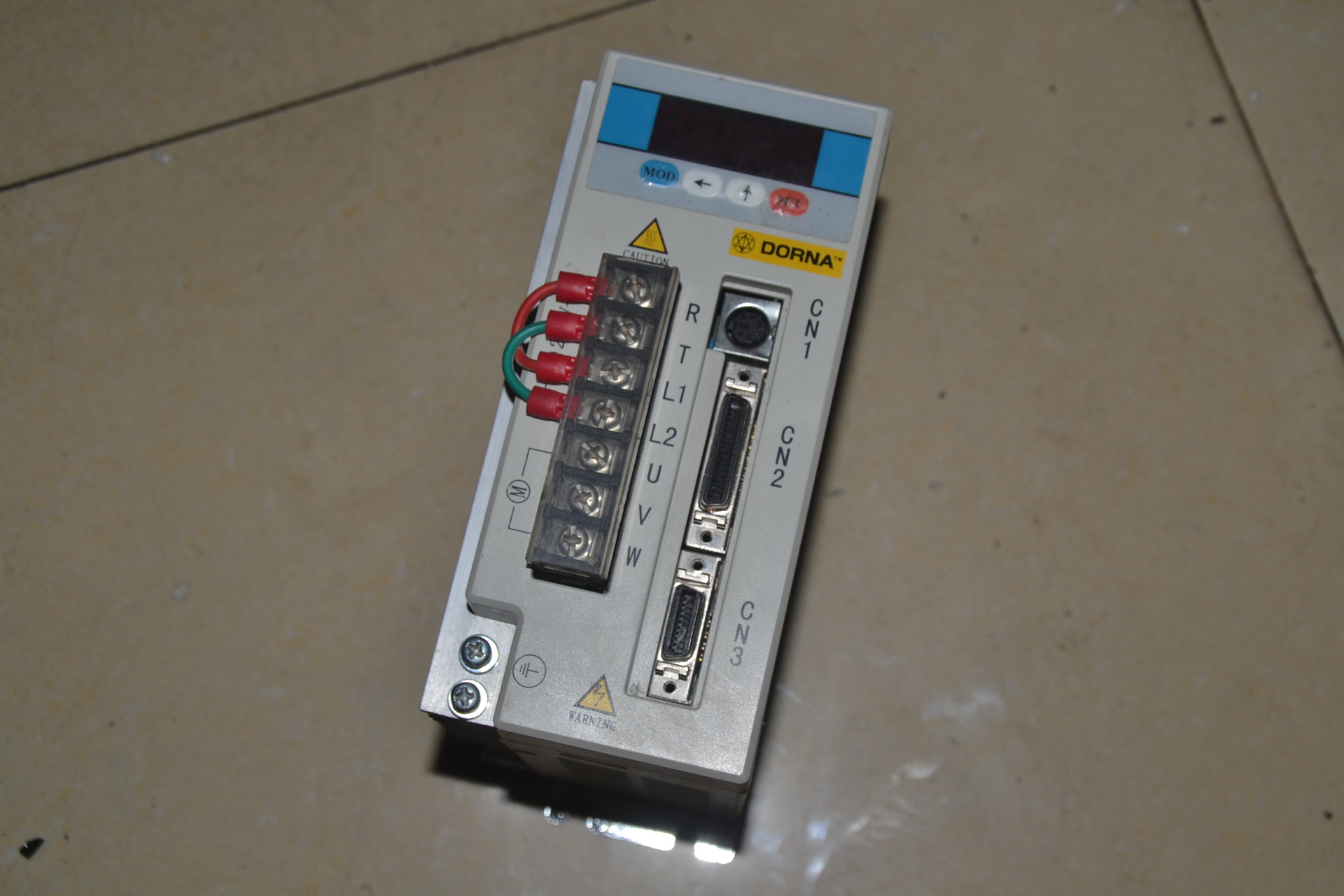 东菱 EPS-TA0D40121-2000 220V 3A伺服电机驱动器