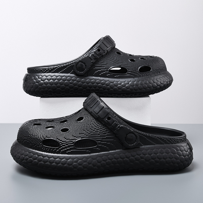 En nombre de 2025 nuevos zapatos con agujeros para hombres, ropa exterior de verano, suela gruesa, aumento de la playa casual antideslizante, sandalias resistentes al desgaste y transpirables