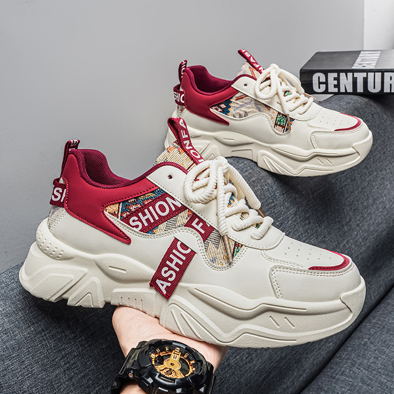 2026 nuevo estilo de primavera estilo de moda versátil Gump para aumentar la altura de los jóvenes hombres zapatos deportivos casuales con suela gruesa zapatos de moda