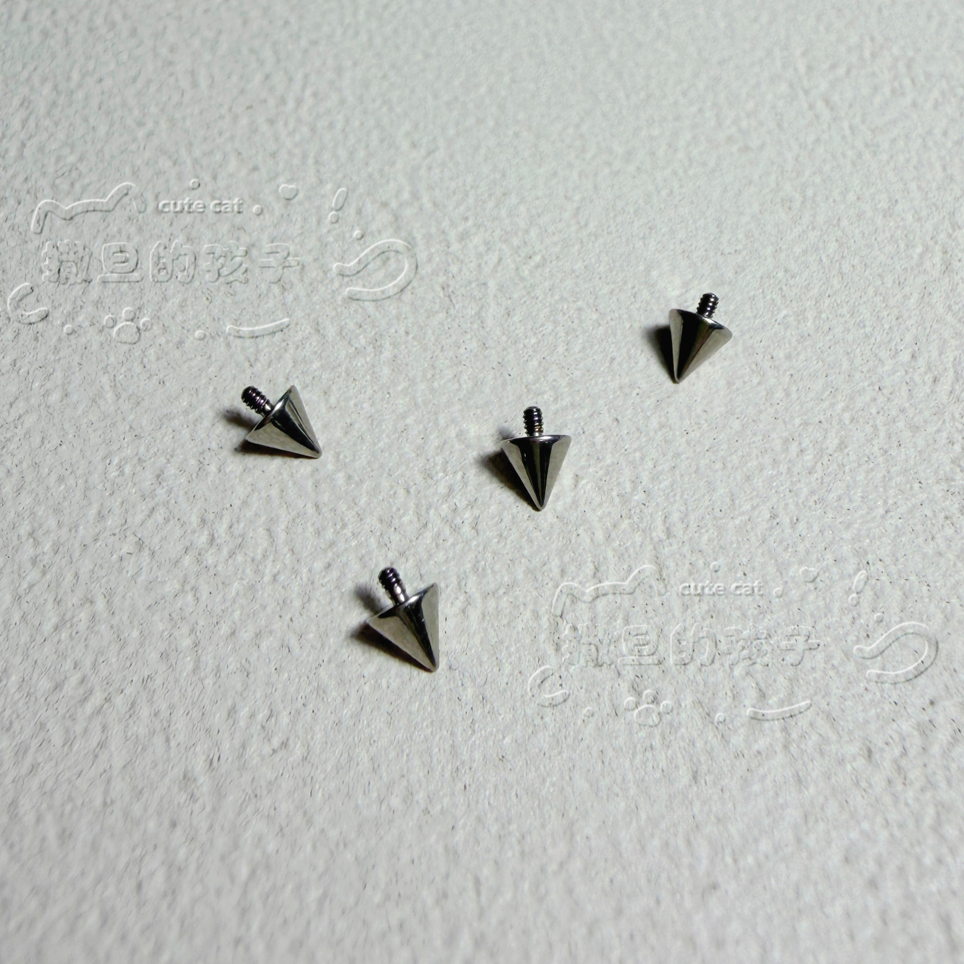 Pointed titanium steel lip stud product view