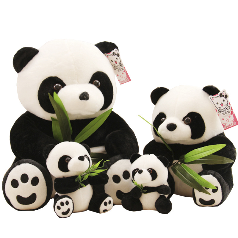 Muñeca de panda rojo del tesoro nacional, sosteniendo bambú, durmiendo, abrazando oso, juguete de peluche, muñeca de animal, colgante de simulación, muñeca de trapo