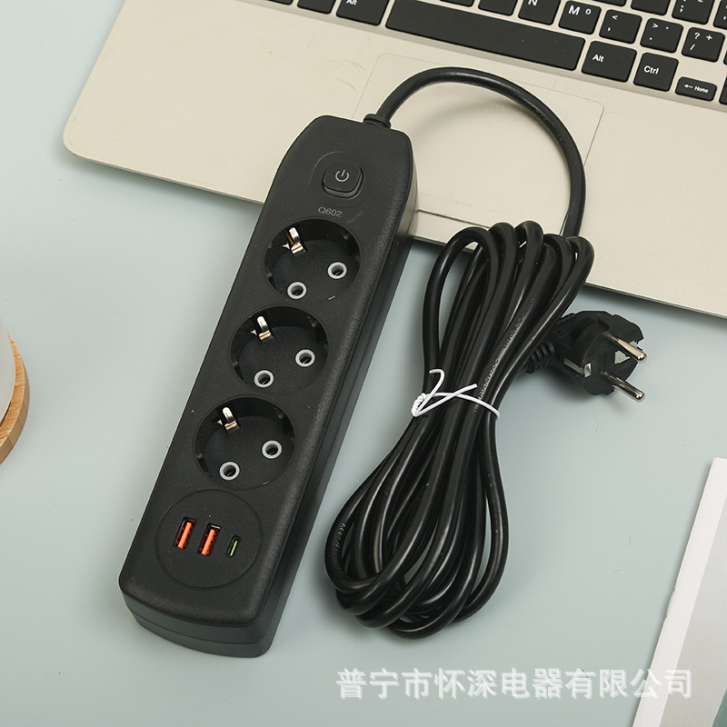 Enchufe estándar europeo alemán Okon conector de comercio electrónico transfronterizo enchufe ruso paquete de caja de color neutral 2USB + 1Type-c