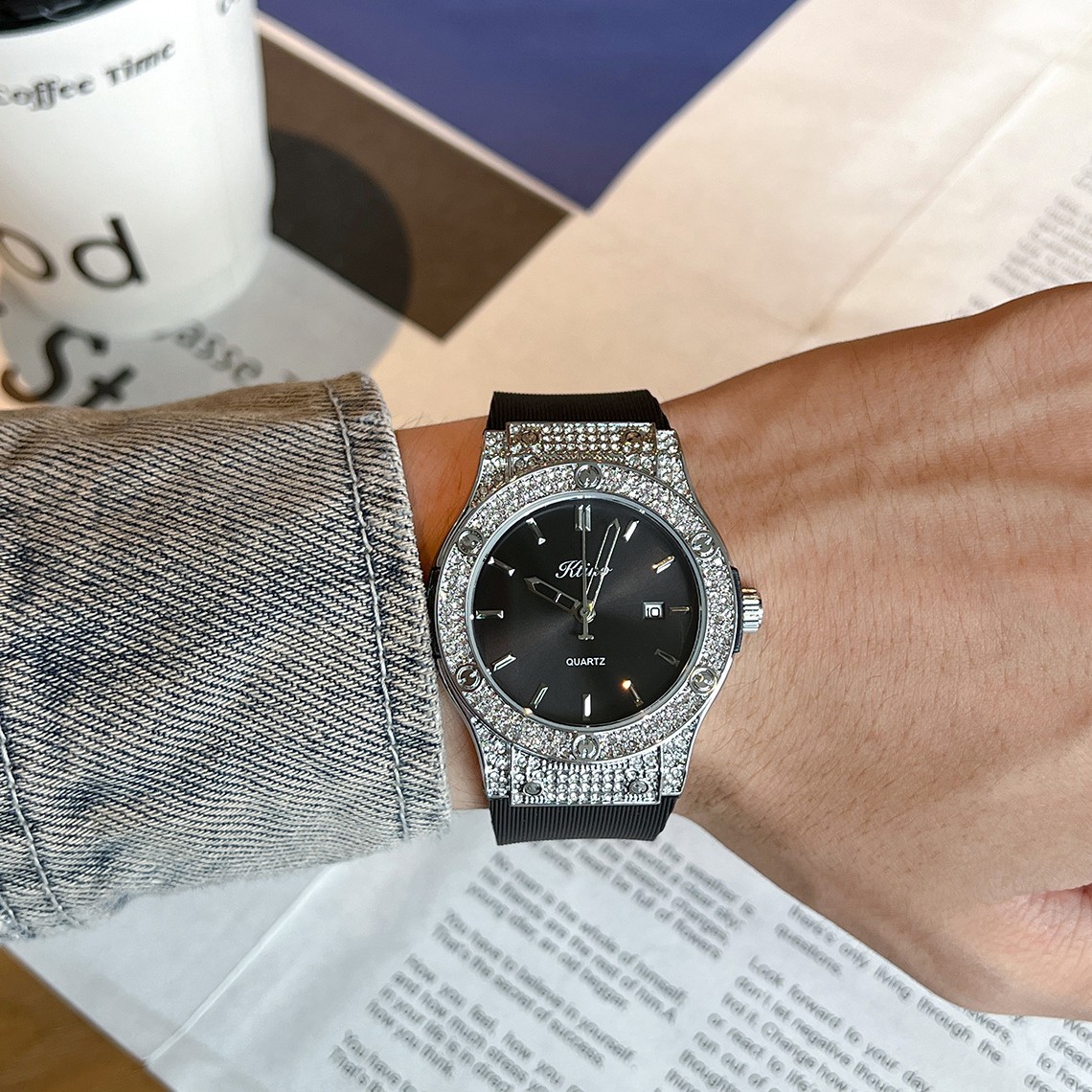 跨境品牌爆款镶钻大表盘时尚满钻高级感男士手表带日历男表硅胶表