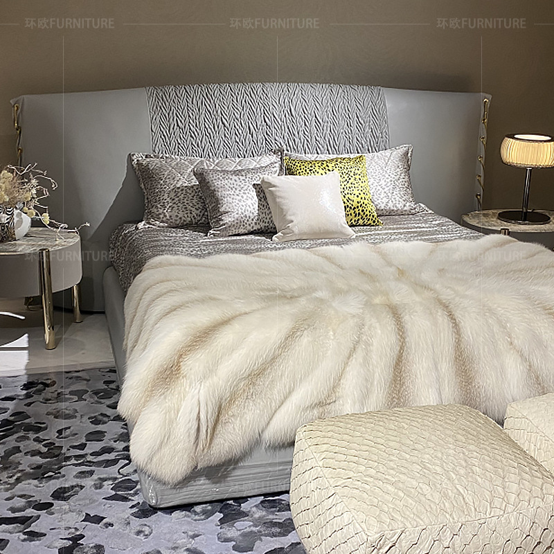 Roberto Cavalli Italian Dark High-end Robert Furniture Luxury King Size Bed Wide Screen Bed Leather Bed 