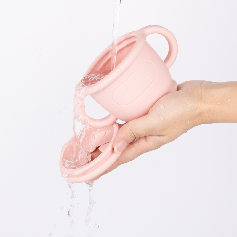 兒童學飲杯寶寶輔食杯雙硅膠吸管杯零食杯廠家卡通創(chuàng)意零食杯兩用