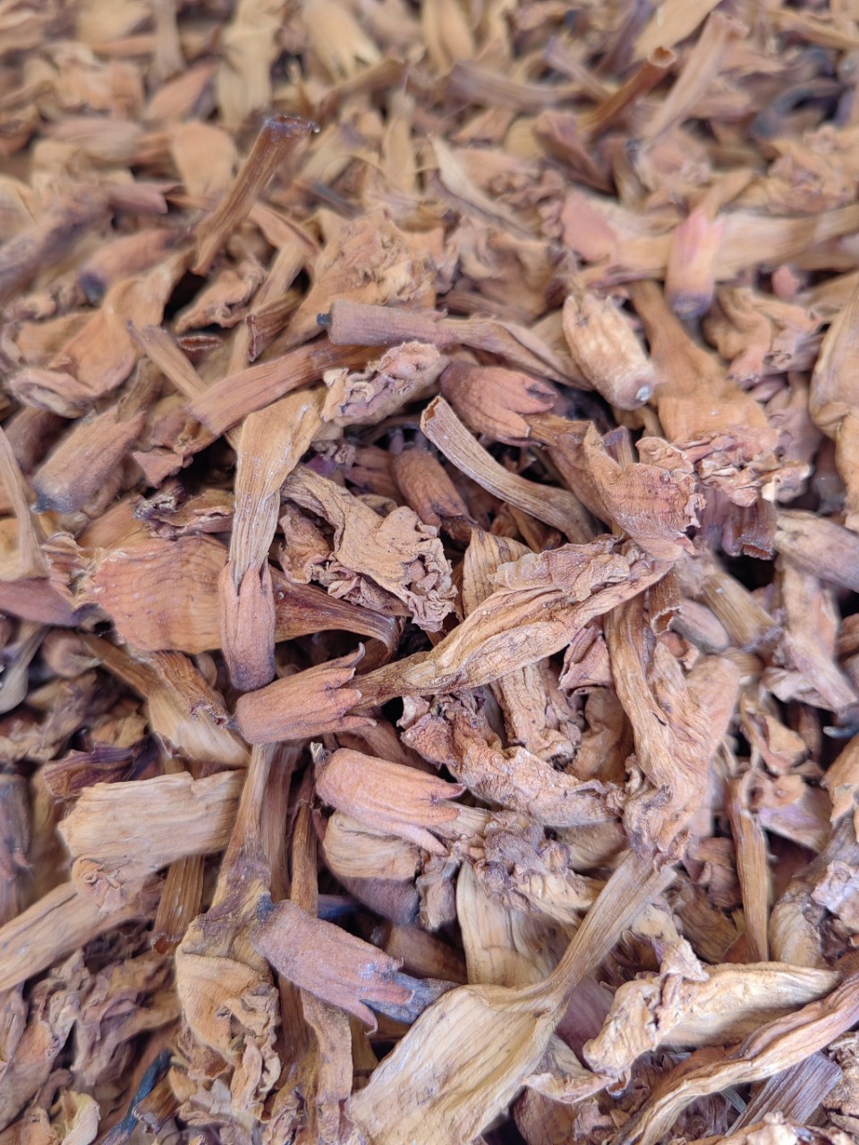 Ling Xiao Hua (Campsis grandiflora) — Dried Chinese Trumpet Creeper Flower, Food Herb key features
