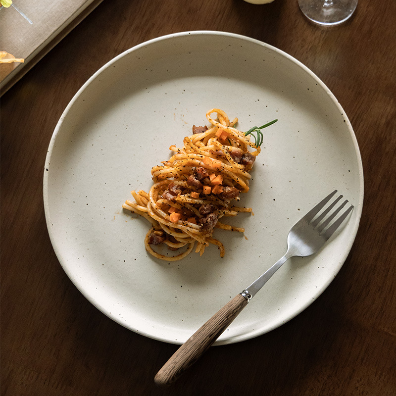 Platos de cerámica retro al por mayor plato de sésamo esmaltado plato redondo plato poco profundo platos caseros platos de restaurante platos de postres platos de pasta