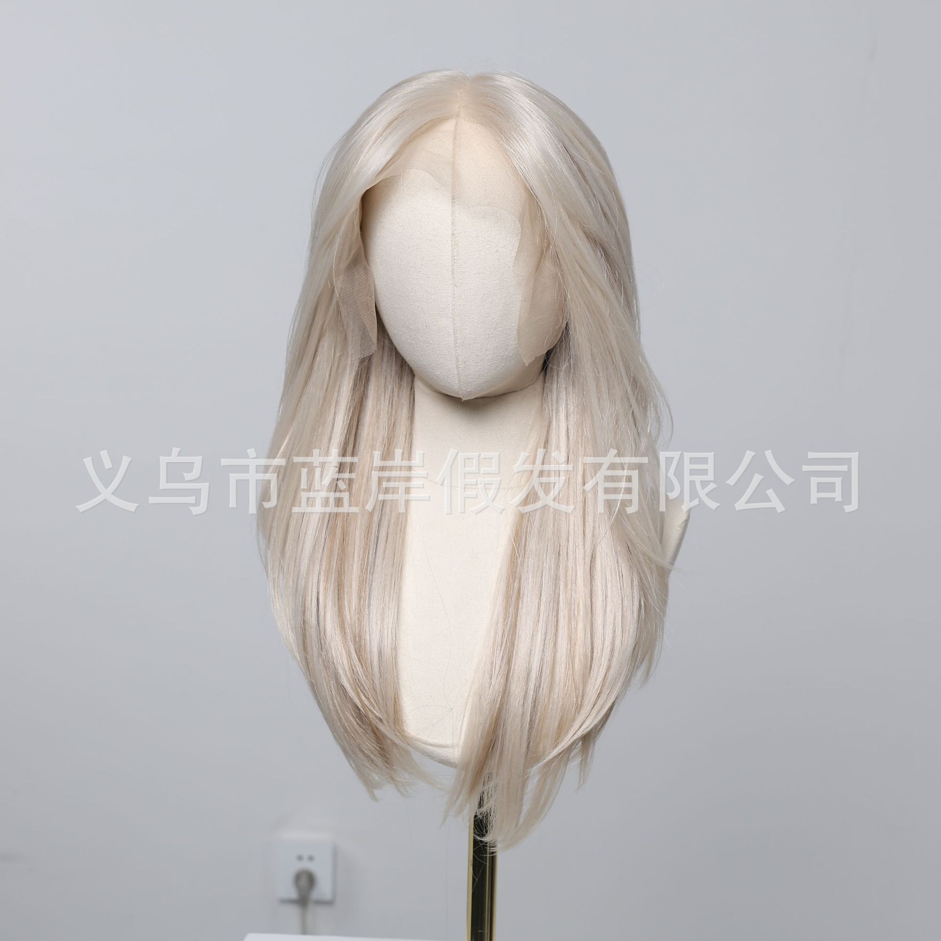 La nueva peluca transfronteriza 13*6 encaje se puede coser libremente en un área grande, cubierta dorada de longitud media, punto de fábrica