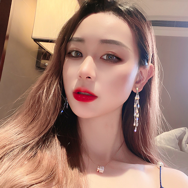 6g Weight Artificial Gemstones Inlay Material Earrings Classification Housewarming, Anniversary, Business, Wedding, Travel, Birthday, Festival Occasion Rhinestone Material Tassel Pattern Women'S Gender Fashion Style Silver Color Wholesale Fashion Inlaid Rhinestone Zircon Tassel Long Earrings Nihaojewelry 无