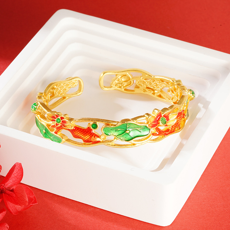 Esmalte Lotus Pond Moonlight pulsera abierta de alto grado de diseño de nicho retro elegante todo fósforo Luz de lujo arena joyería de oro