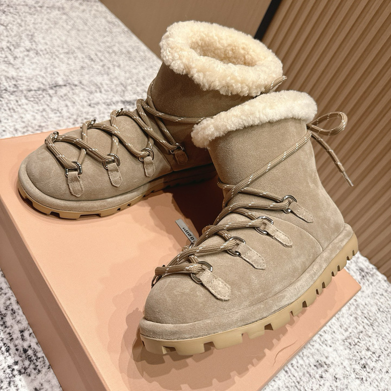 25年秋冬新款 小MIU雪地羊羔短靴 保暖厚底女靴|undefined