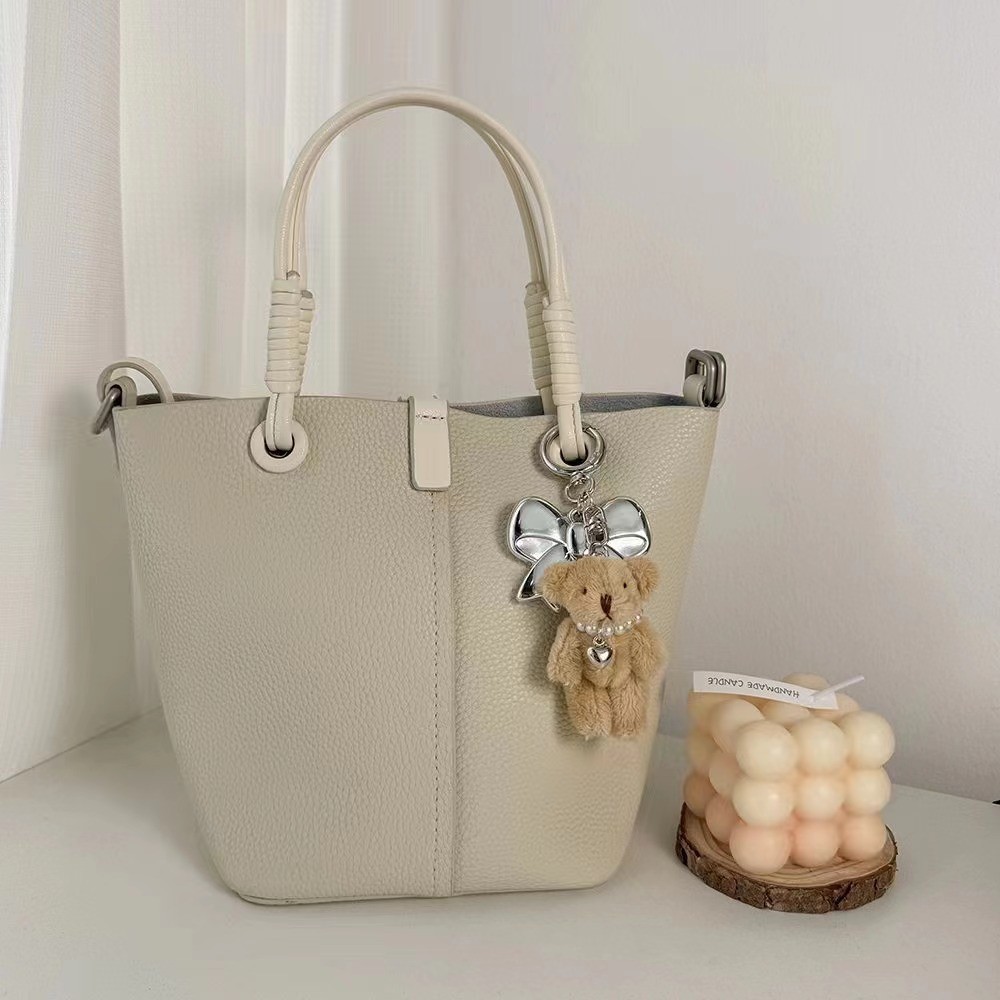 Coreano coreano dulce perla oso amor llavero de automóvil conejo auriculares colgantes bolsos de teléfono móvil colgantes