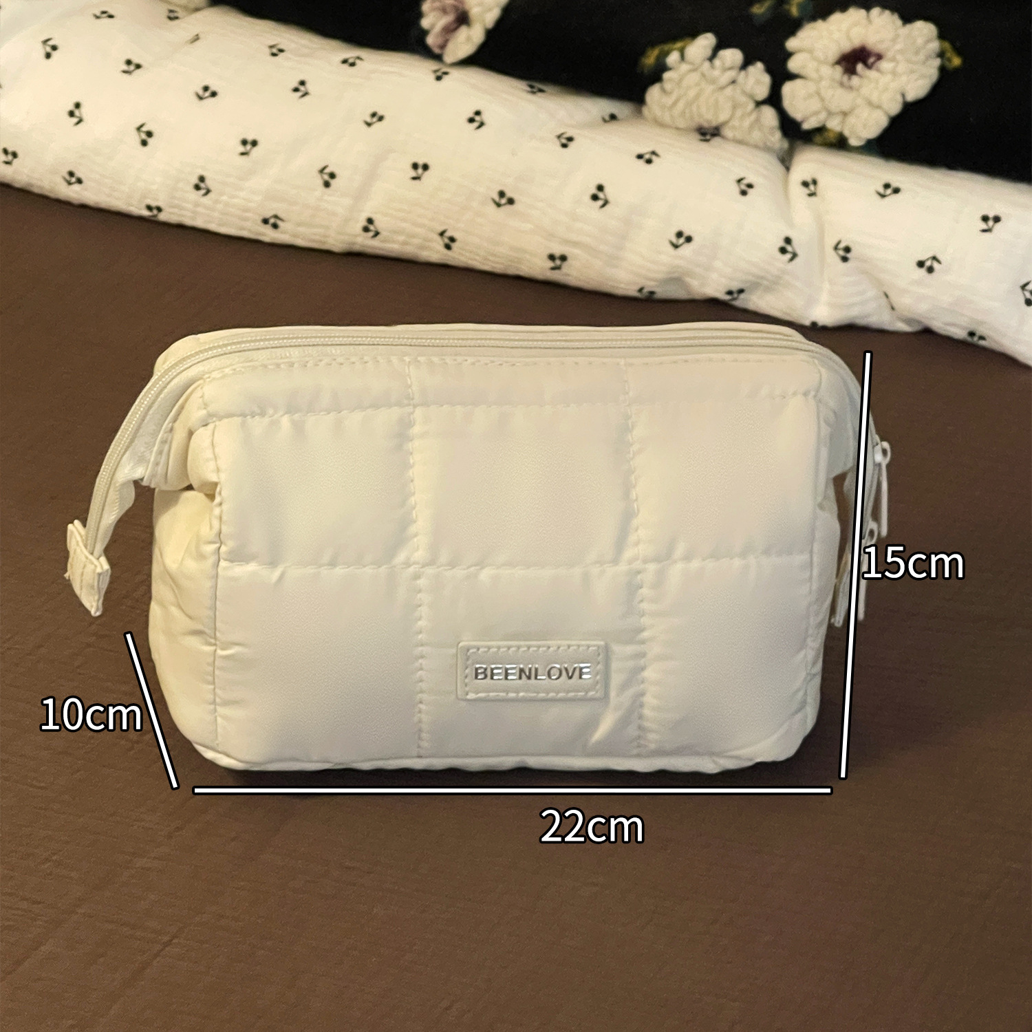 Nueva bolsa de maquillaje de alto valor facial de gran capacidad portátil de viaje bolsa de almacenamiento de lápiz labial de cosméticos de acero portátil bolsa de lavado