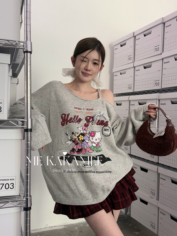 ME KAKAMEE十三行秋美式卡通喷画彩纱大版露肩毛衣(配胸针) S215|undefined