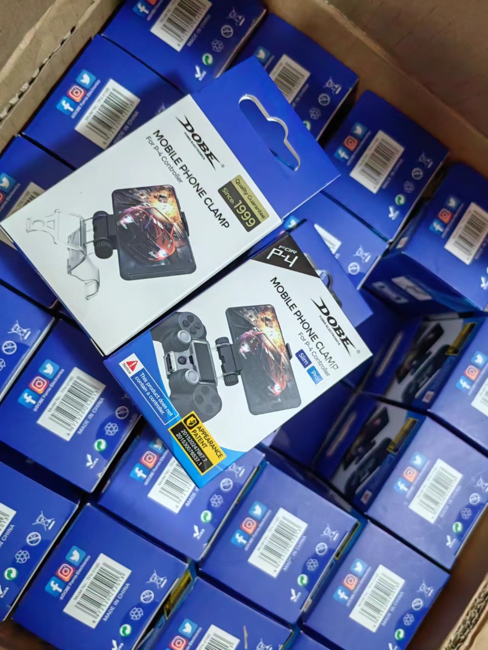 Soporte de mango inalámbrico PS4 Soporte de teléfono móvil PS4 Soporte de mango Bluetooth PS4 Soporte de teléfono móvil Dobe explosión