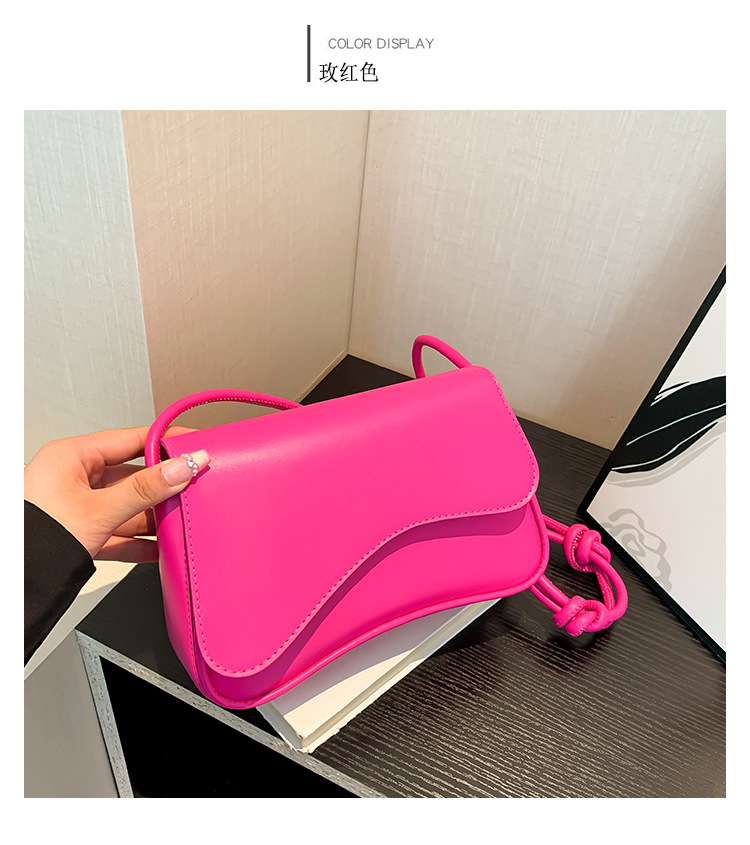 Underarm bag for women, new autumn 2024 fashion and niche design, single-shoulder crossbody bag, stylish and relaxed small square bag undefined