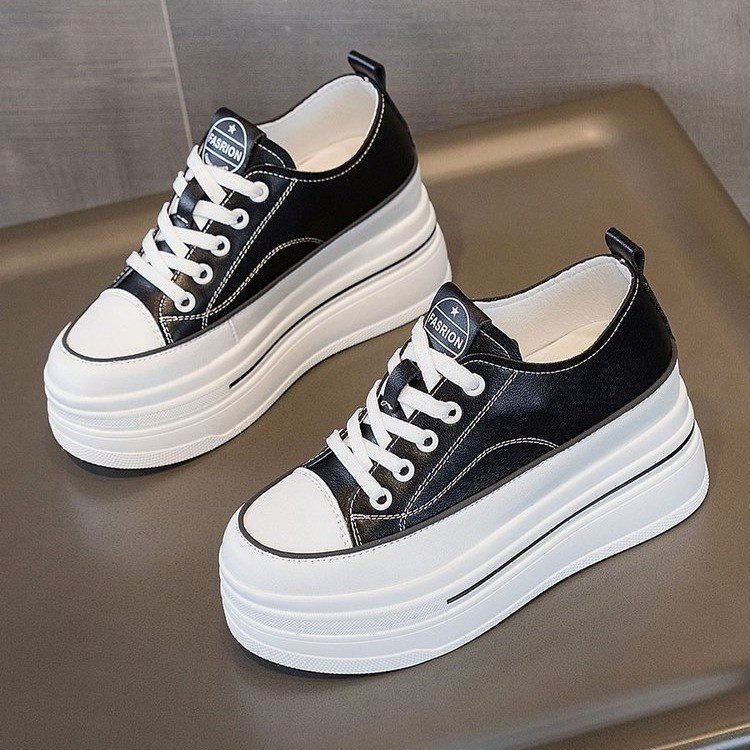 Zapatillas blancas de mujer, estilo nuevo primavera 2024, con aumento de altura oculto, punta redonda, con cordones, transpirables, zapatos casuales de plataforma para estudiantes con tacones altos.