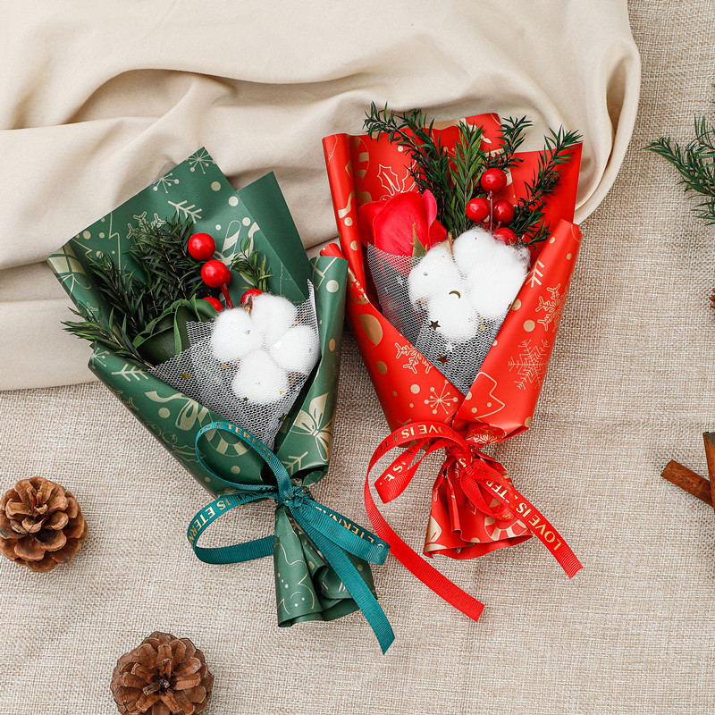 Venta al por mayor Navidad fruta roja algodón seco ramo DIY mano regalo decoración caja de regalo con flores regalo de Navidad para novia