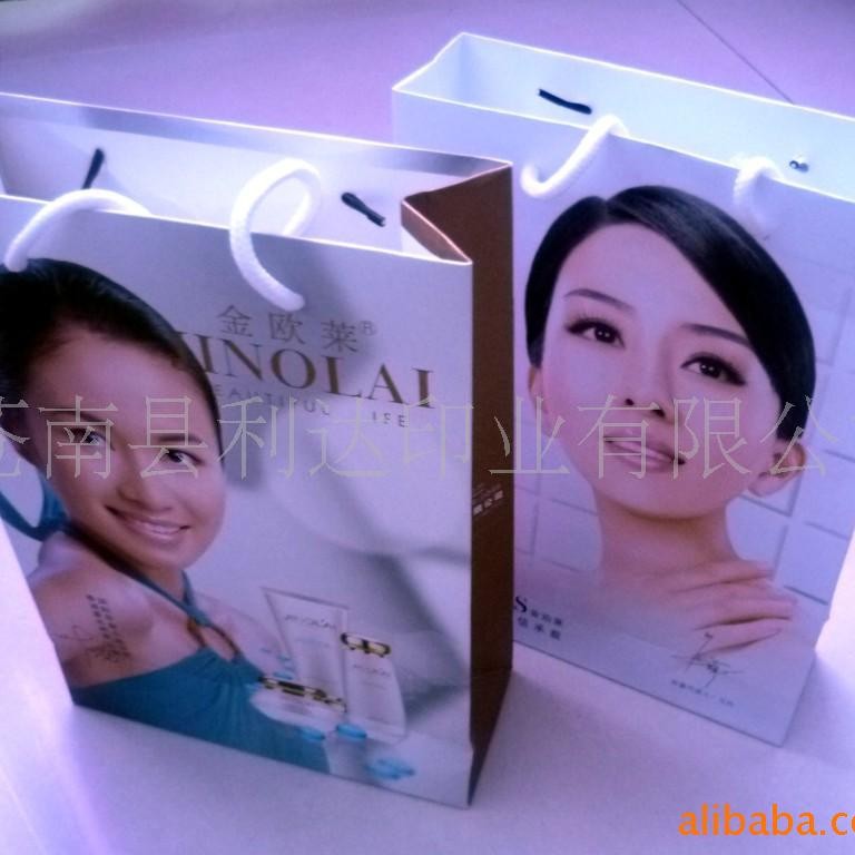 厂家直供200克覆膜铜版纸手提袋手提纸袋