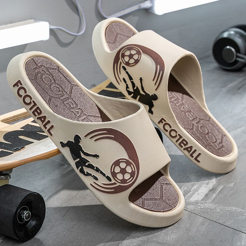 청소년 축구 슬리퍼 남성용 세련된 잘 생긴 올 매치 두꺼운 바닥 미끄럼 방지 탈취제 플랫 학생들이 고급으로 나갑니다.