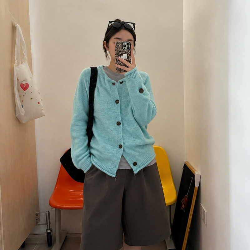 Mint green V-neck mohair sweater cardigan for women, 2026 early autumn, casual style, Korean knit outerwear top Mint green V-neck mohair sweater cardigan for women, 2026 early autumn, casual style, Korean knit outerwear top