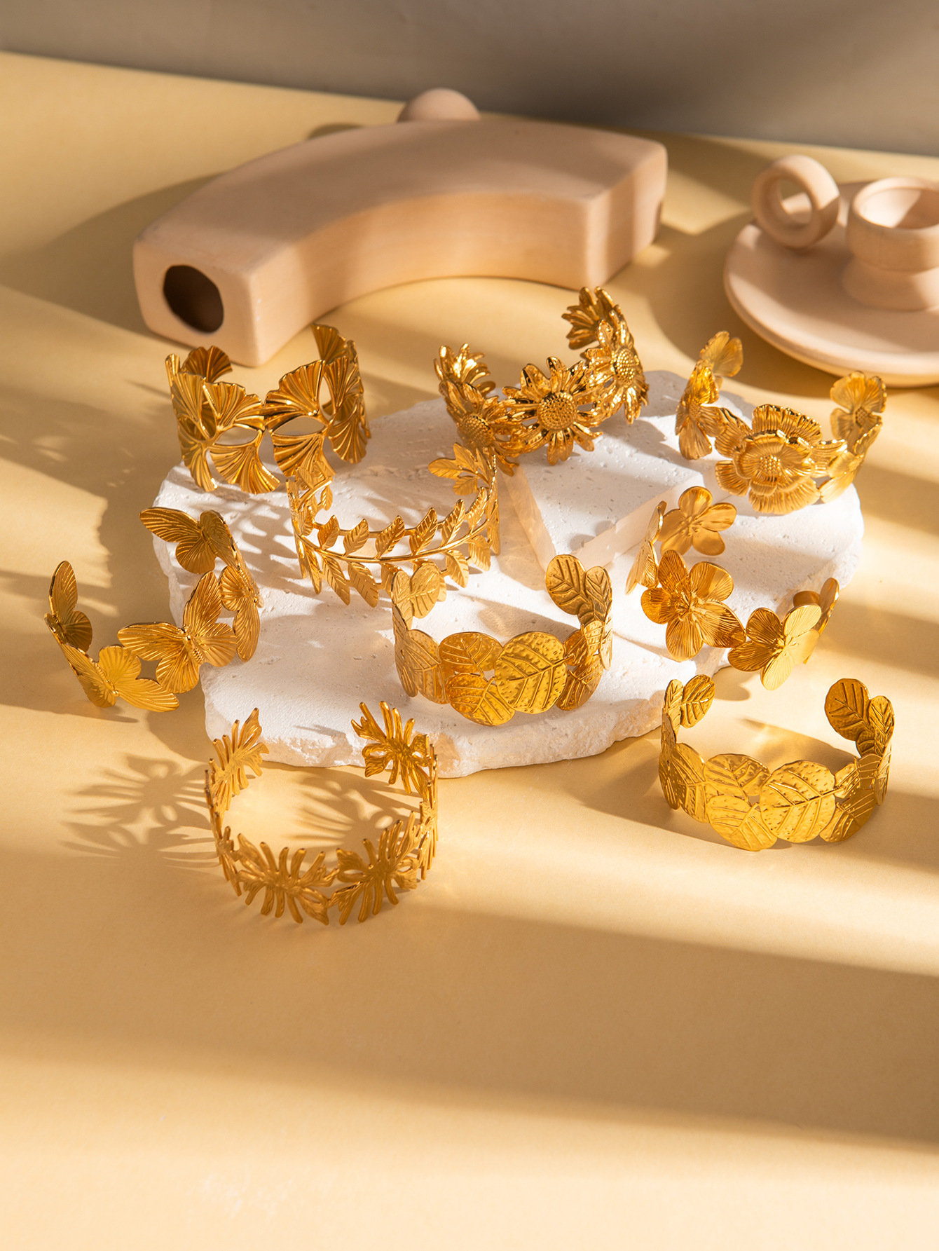 29g Weight 18K Gold Plated Plating Material Bangle Classification Titanium Steel Chain Material 1 Piece Quantity Casual, Party, Street Occasion Titanium Steel Material Flower, Butterfly Pattern All Seasons Season Women's Gender Plating Design IG Style Style Gold Color IG Style Flower Butterfly Titanium Steel 18K Gold Plated Bangle In Bulk 4