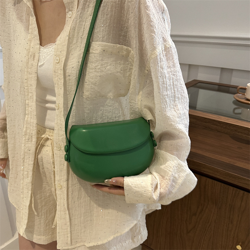 2024 verano moda todo-fósforo color sólido bolso pequeño femenino ins super caliente aire aire concha bolso de silla de montar estilo minimal bolso de hombro