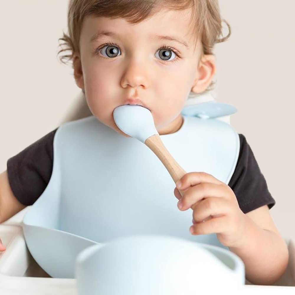 现货婴儿硅胶围兜宝宝吃饭口水巾防水食饭兜围嘴小孩儿童口水兜