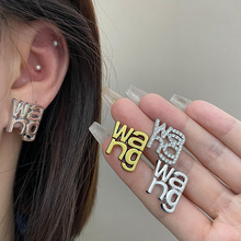 �n��wangըӢ����ĸ�������f��ɫ��ᔟo�������AС���䵭�L���^��