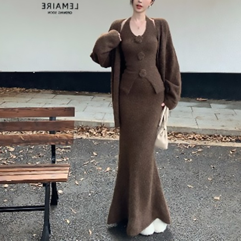 三件套2025冬款季新款针织套装女长袖长开衫+套头背心半身裙女装|undefined