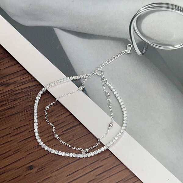 Round beads with zircon