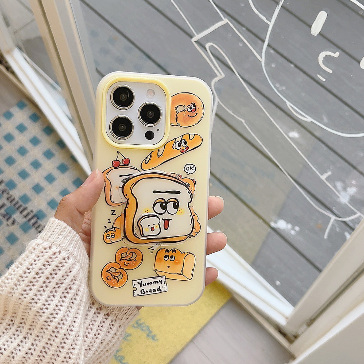 Enemoji de pan de dibujos animados lindo adecuado para Apple 16ProMax funda para teléfono móvil 15Pro creativo 14/13 femenino 16