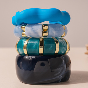 European and American cross-border blue smudged acrylic bracelet niche retro exaggerated bracelet personalized fashionable design hand ornaments
