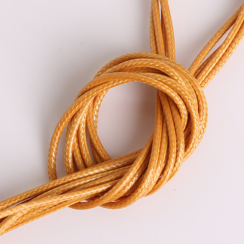 흙 같은 노란색