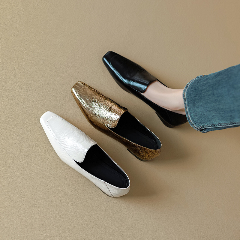 영국 스타일 두꺼운 뒤꿈치 로퍼 여성의 2024 새로운 낮은 굽 신발 패션 신발 스퀘어 헤드 플랫 신발 깊은 입 신발 여성