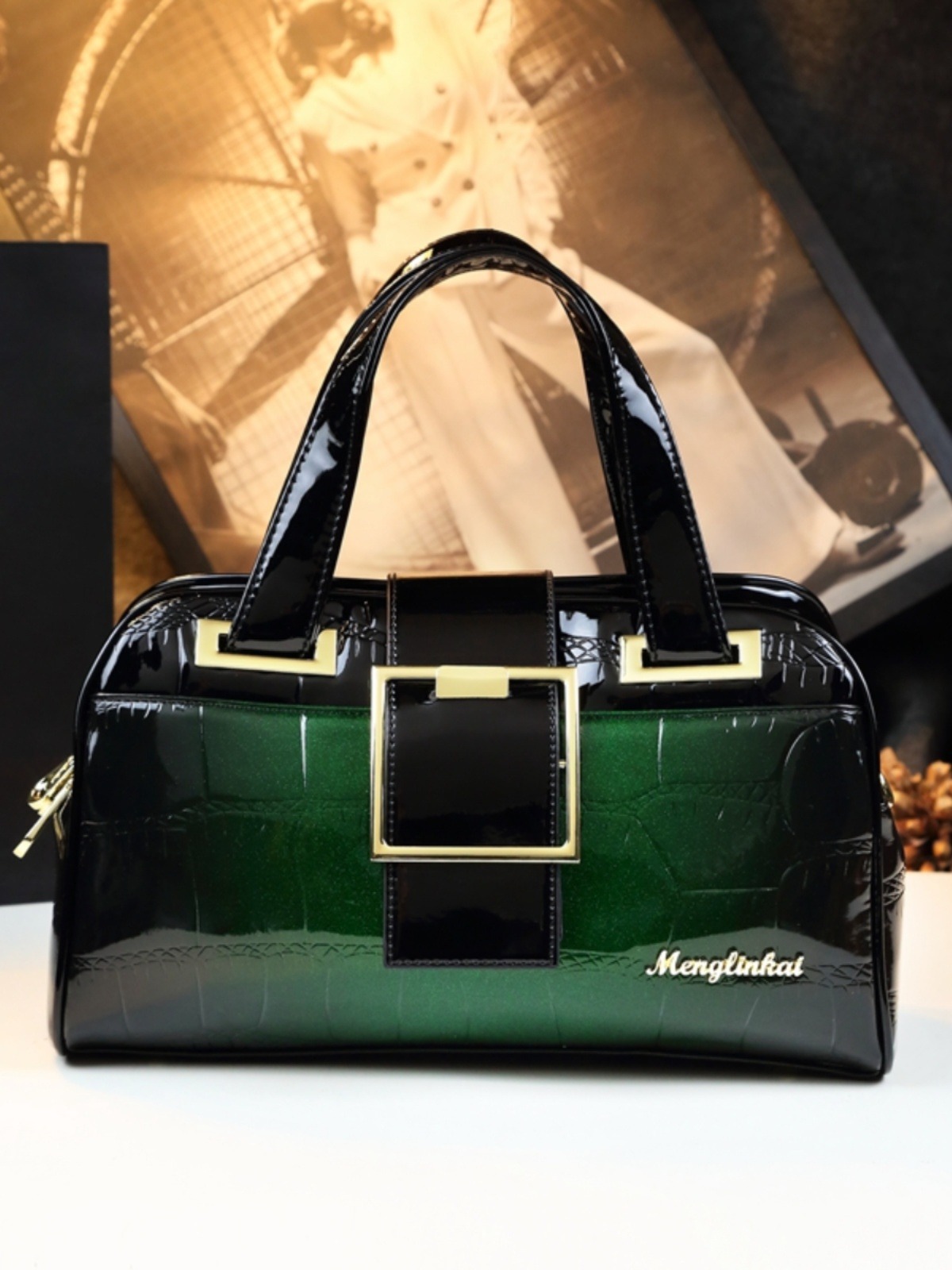 Bolso de mujer 2025, nuevo multicapa de hombro de cuero suave de mediana edad, bolso de almohada portátil de Boston.