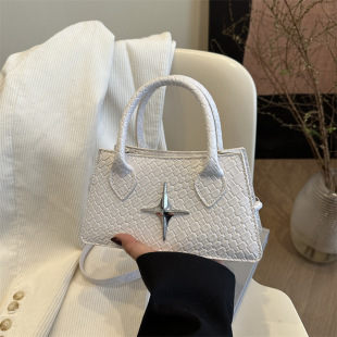 �͹ł���б���2025�ļ��¿����Ů���eͨ�چμ���n��С����Ů��