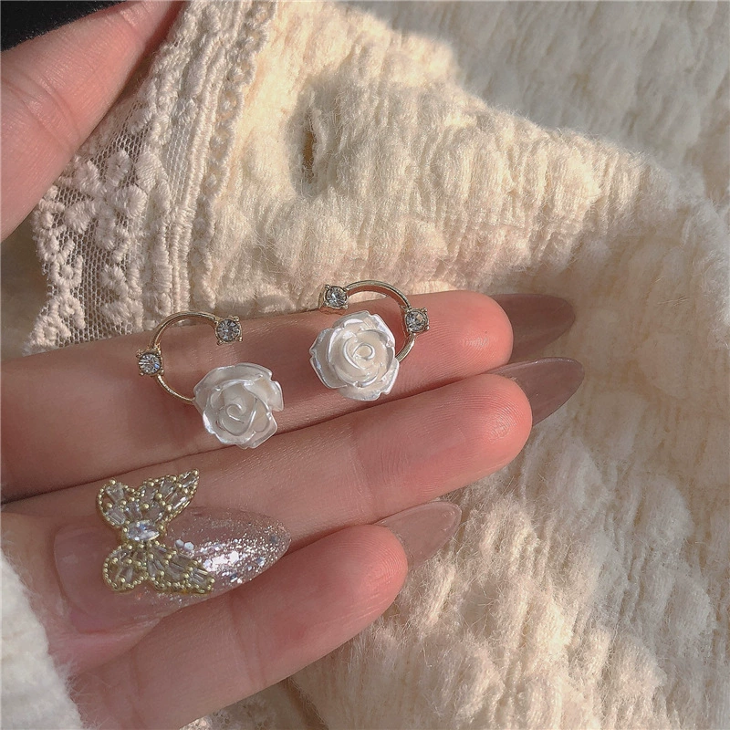 Серебряные серьги с иглой, серебро 925, акценты циркония и кошачий глаз, микроинlay, лёгкие 0.008 кг