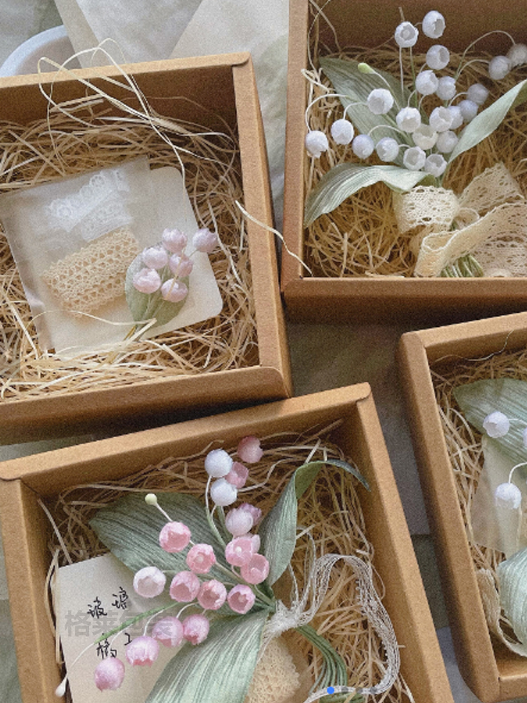 Caja de cartón kraft PVC caja de embalaje transparente caja de regalo de cubierta del cielo mini ramo personalizado caja de regalo de cumpleaños pequeña