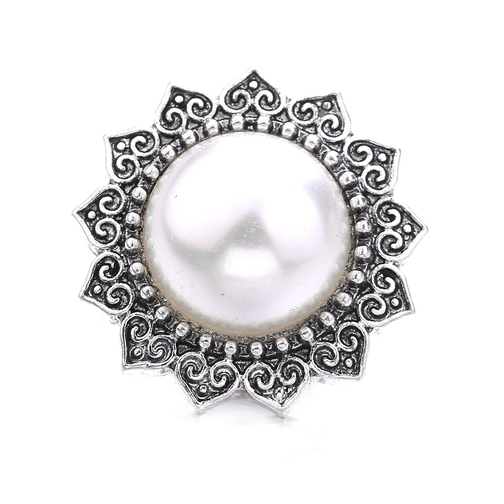 1 Piece Alloy Artificial Pearls Geometric Pendant Jewelry Buckle display picture 1