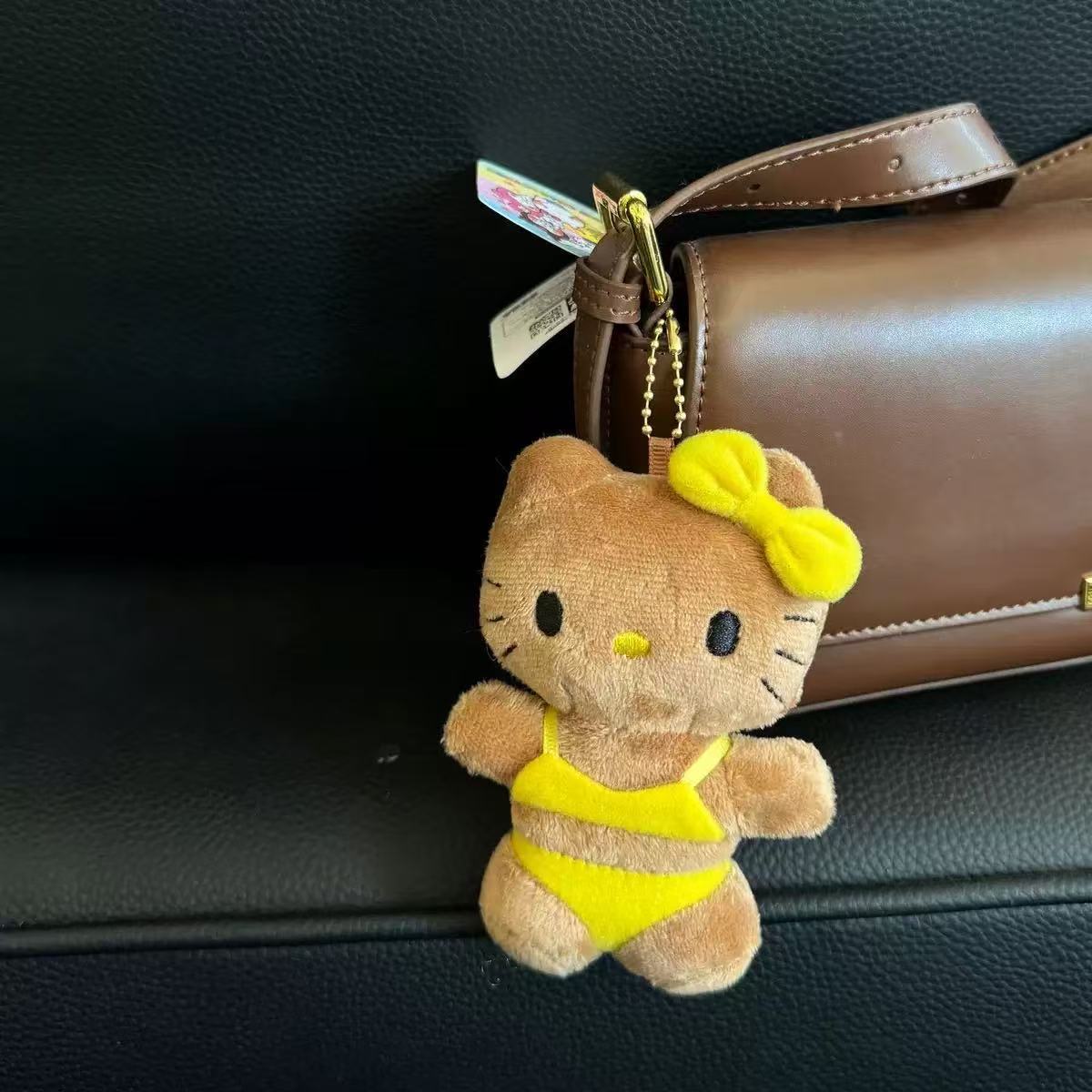 옐로우 비키니 블랙 가죽 펜던트