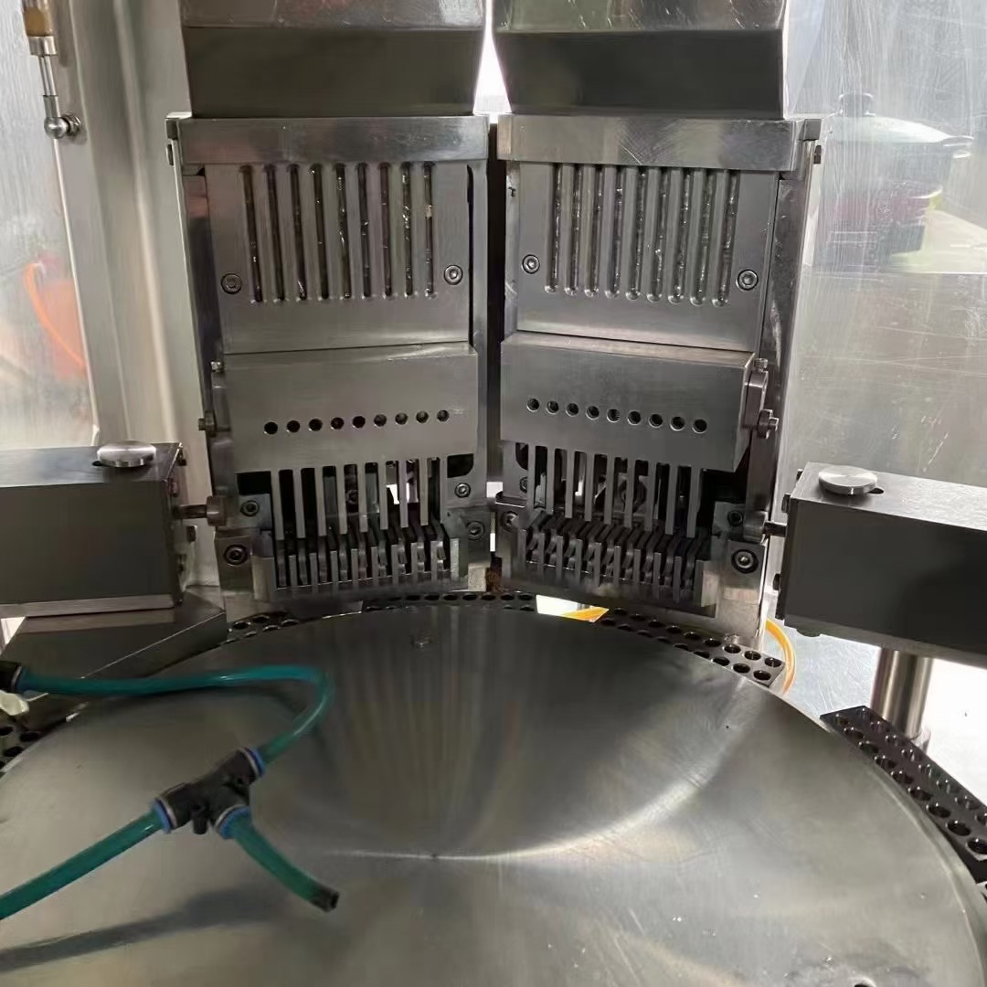 出售二手400型胶囊充填机 硬胶囊制药食品粉剂填充机