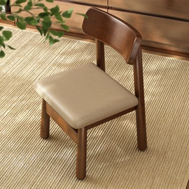 实木床;书架;餐椅