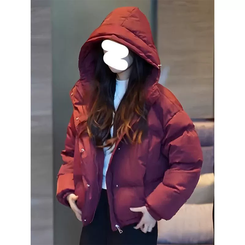 Толстая короткая хлопковая куртка с капюшоном