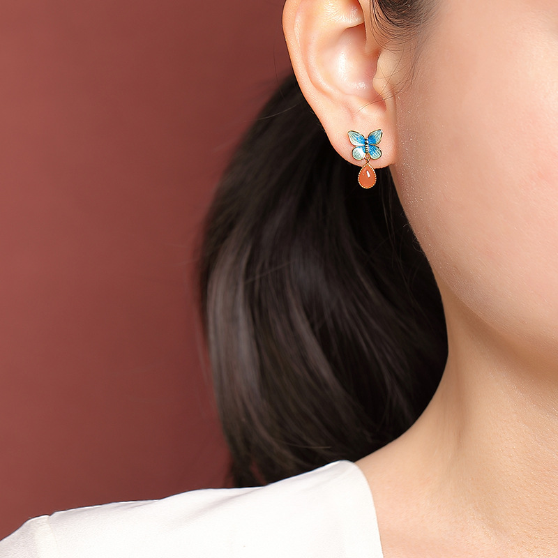Bông tai Stud bạc S925 mạ vàng đính đá ngọc bích hồng nam mã não hình bướm — Tiền thủy hồng