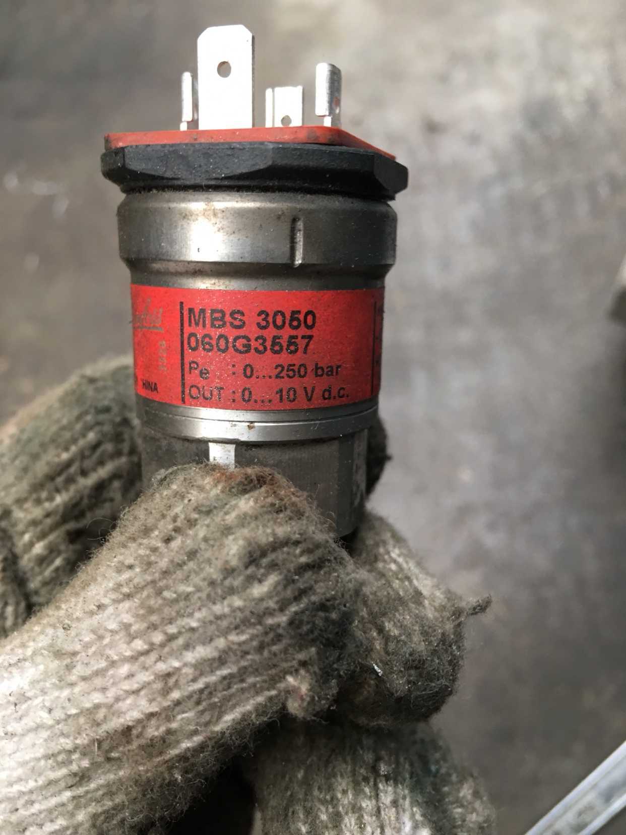 中联，三一，徐工吊车专用压力传感器，各量程均有现货